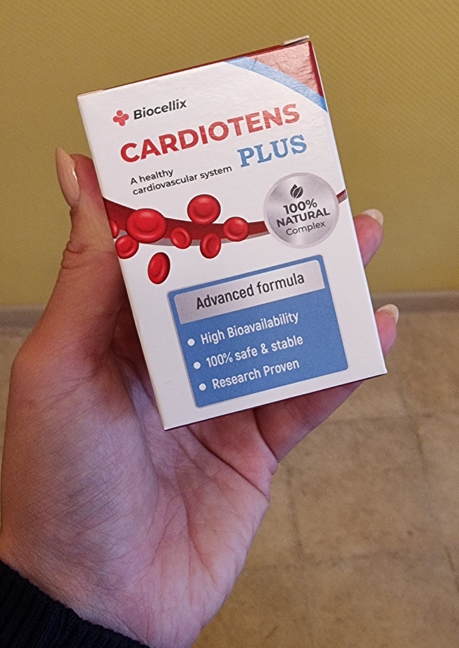 Cardiotens Plus in mano